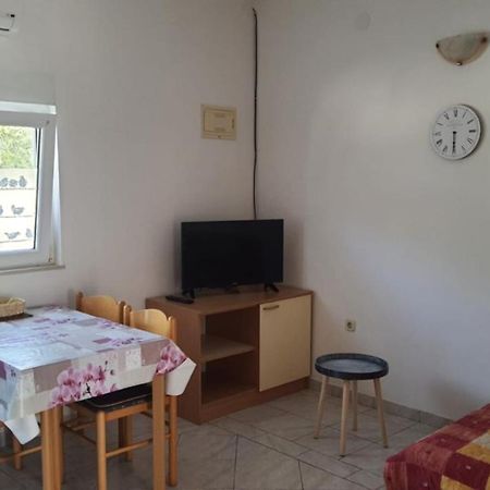 Apartments Irena Božava Екстериор снимка