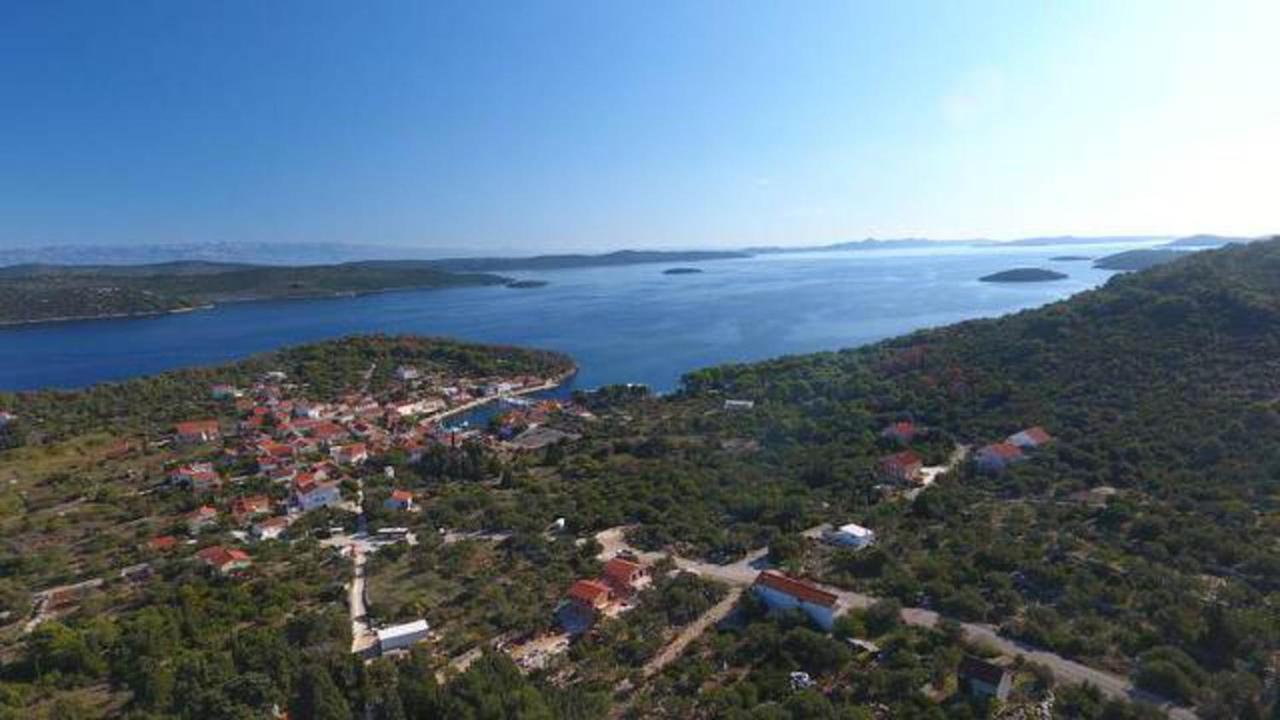 Apartments Irena Božava Екстериор снимка