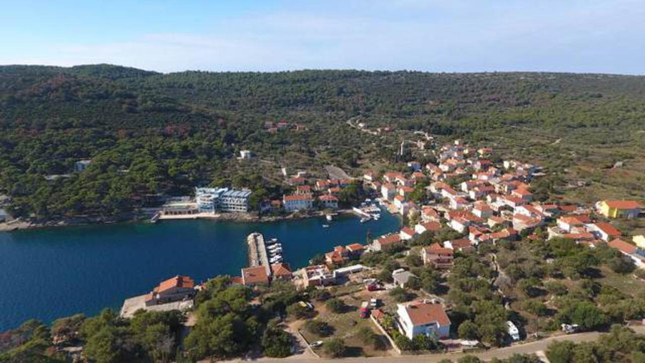 Apartments Irena Božava Екстериор снимка