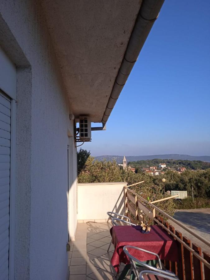 Apartments Irena Božava Екстериор снимка