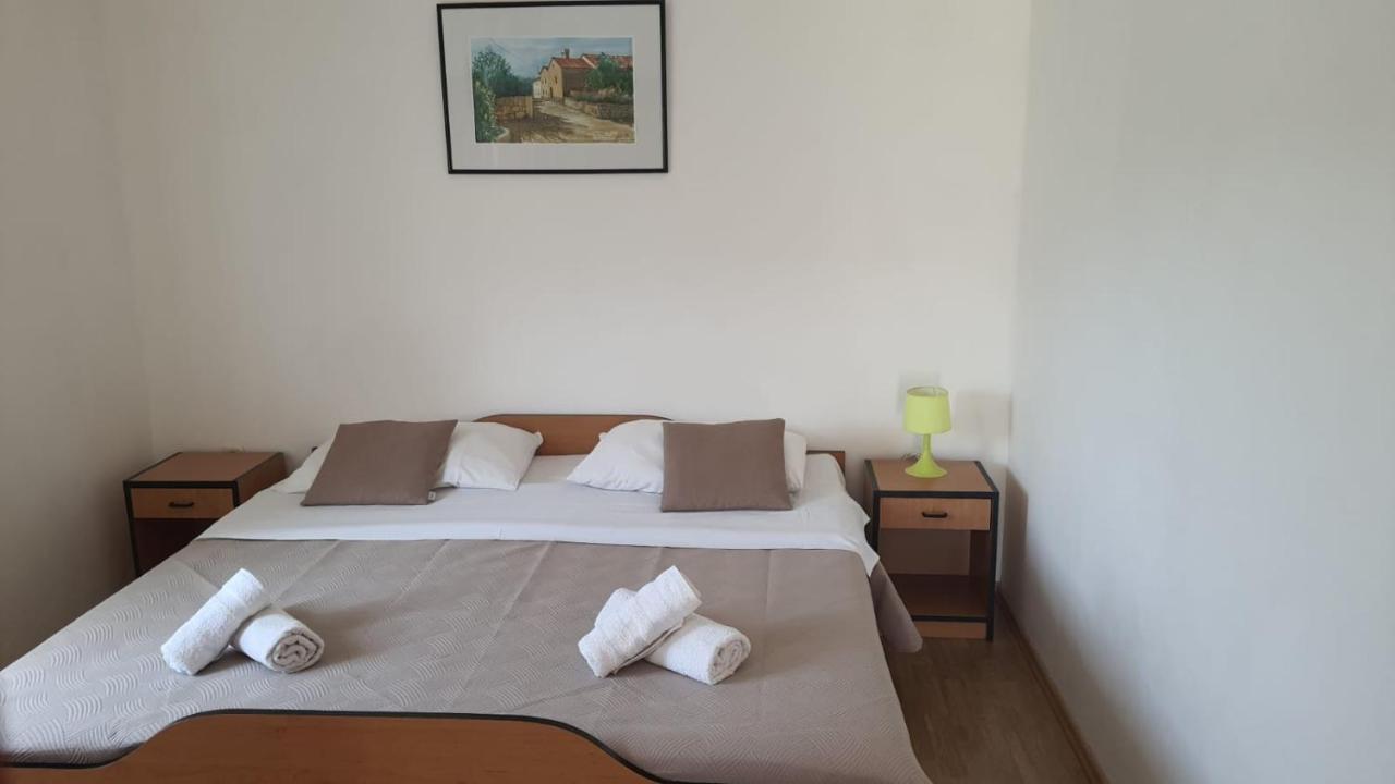 Apartments Irena Božava Екстериор снимка