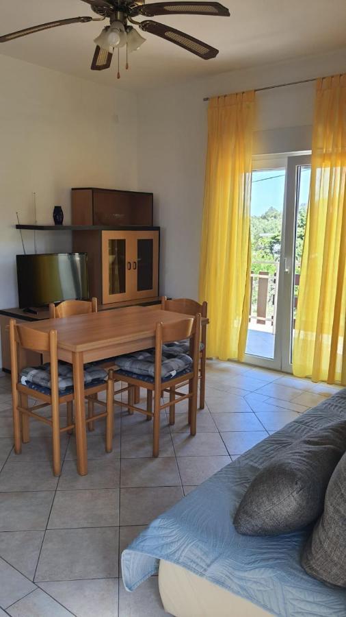 Apartments Irena Božava Екстериор снимка