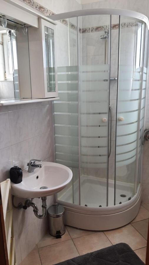 Apartments Irena Božava Екстериор снимка