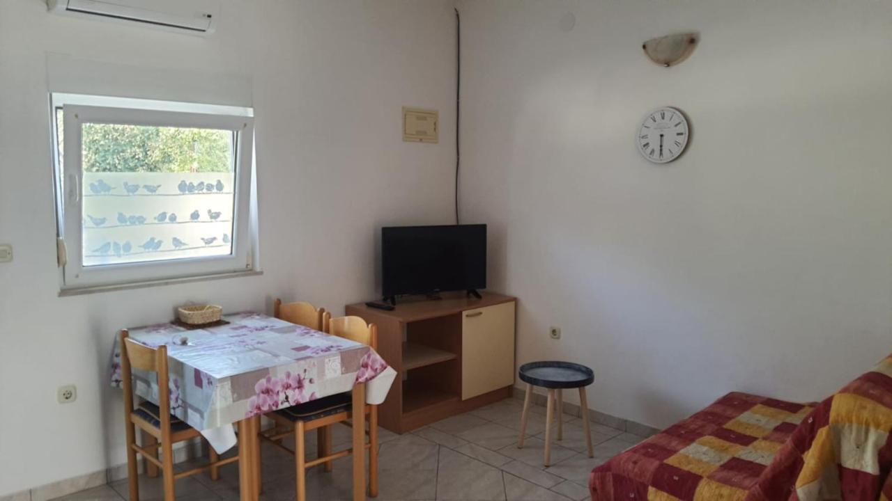 Apartments Irena Božava Екстериор снимка