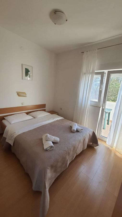 Apartments Irena Božava Екстериор снимка
