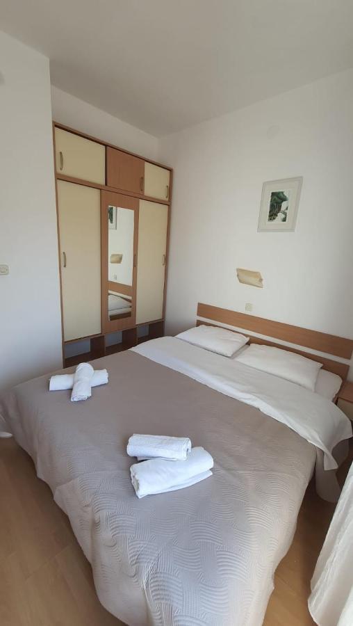 Apartments Irena Božava Екстериор снимка